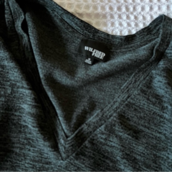 ARITZIA Wilfred Free Devinette‎ V-Neck Pullover - Heather Gray SIZE MEDIUM - Picture 4 of 4
